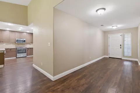 2427 E Dorothea Ave, Visalia, CA 93292 photo 6