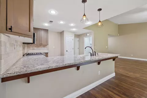 2427 E Dorothea Ave, Visalia, CA 93292 photo 12