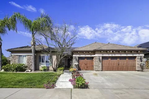 5122 W Rialto Ct, Visalia, CA 93277