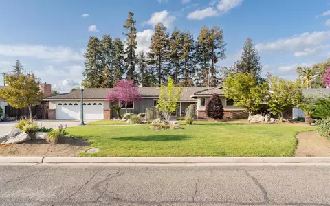 916 N Dickran Dr, Tulare, CA 93274