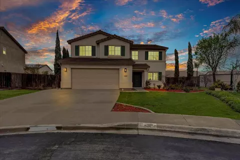 2028 W Picadilly Ln, Hanford, CA 93230