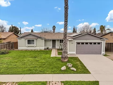 1523 Bluejay Ct, Hanford, CA 93230