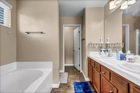 681 Sandcastle Ave, Lemoore, CA 93245 photo 31