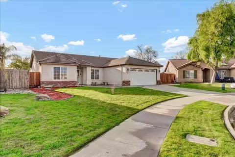 681 Sandcastle Ave, Lemoore, CA 93245 photo 2