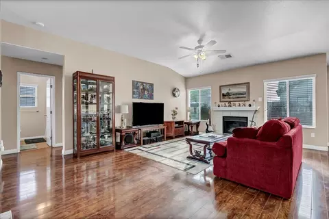 681 Sandcastle Ave, Lemoore, CA 93245 photo 8