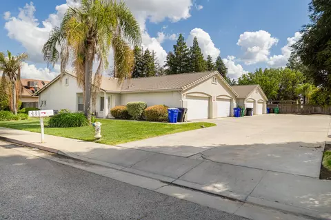 1939 W Roby Ave, Porterville, CA 93257
