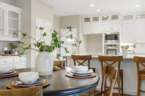 Dining - 2511 E Harter Ct, Visalia, CA 93292 photo 10 of 10