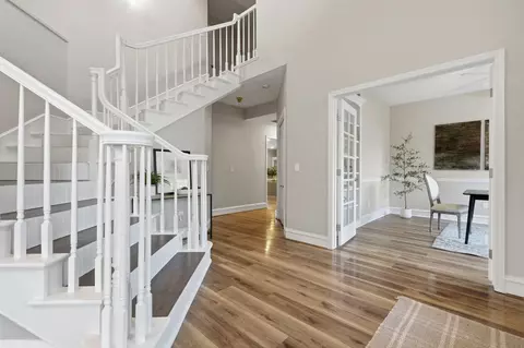 Entry Way - 2511 E Harter Ct, Visalia, CA 93292 photo 2 of 8