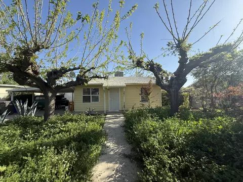 291 E Birch St, Farmersville, CA 93223