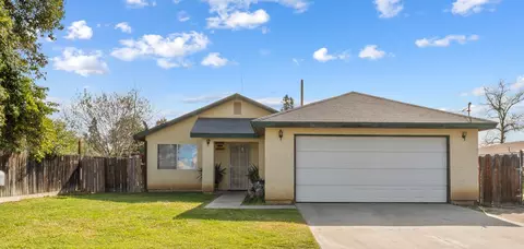 288 N Dwight Ave, Farmersville, CA 93223