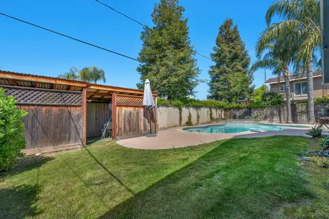 Exterior - 323 Plum St, Exeter, CA 93221 photo 14 of 14