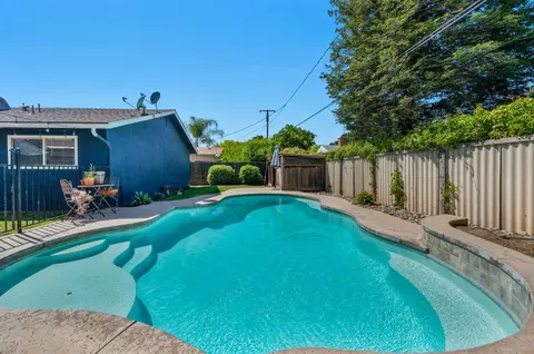 Exterior - 323 Plum St, Exeter, CA 93221 photo 10 of 14