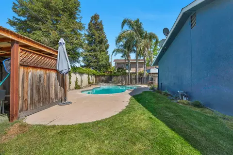 Exterior - 323 Plum St, Exeter, CA 93221 photo 13 of 14