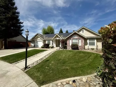 3112 W Orchard Ave, Visalia, CA 93277