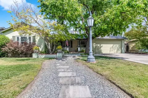 1316 W Beverly Dr, Visalia, CA 93277