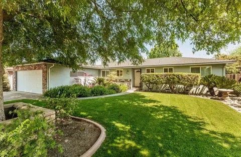 720 I St, Parlier, CA 93648