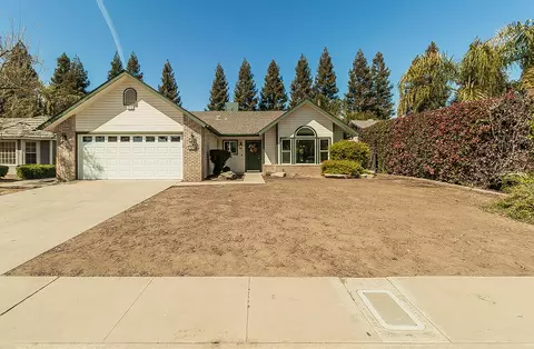 376 E Carob Ave, Reedley, CA 93654