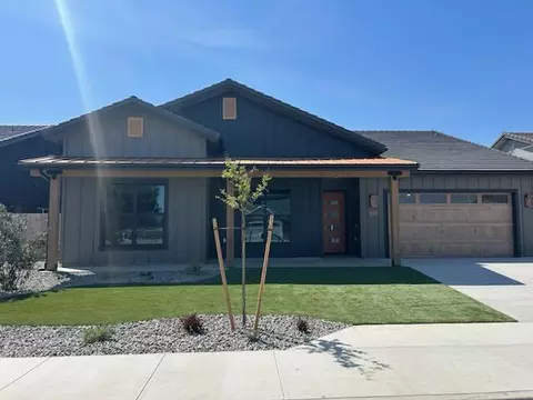 937 Hidden Rdg, Tulare, CA 93274