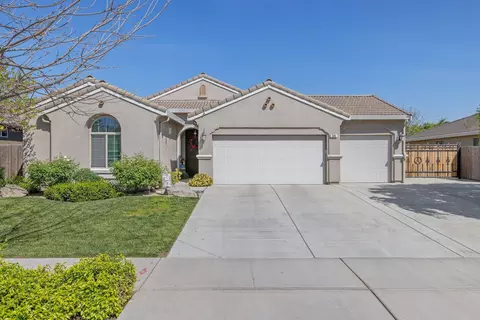 546 Ocean St, Tulare, CA 93274