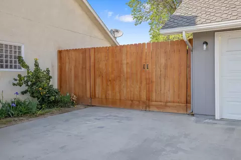Exterior - 601 Quail Ct, Exeter, CA 93221 photo 7 of 20