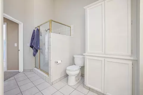 Bath - 601 Quail Ct, Exeter, CA 93221 photo 5 of 6