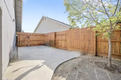 Exterior - 601 Quail Ct, Exeter, CA 93221 photo 5 of 20