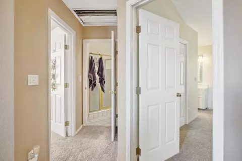 Entry Way - 601 Quail Ct, Exeter, CA 93221 photo 7 of 8