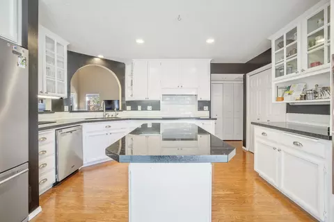 Kitchen - 601 Quail Ct, Exeter, CA 93221 photo 2 of 4