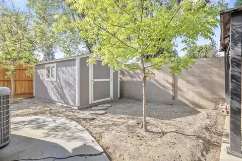 Exterior - 601 Quail Ct, Exeter, CA 93221 photo 4 of 20