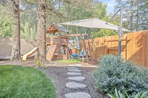 Exterior - 601 Quail Ct, Exeter, CA 93221 photo 11 of 20