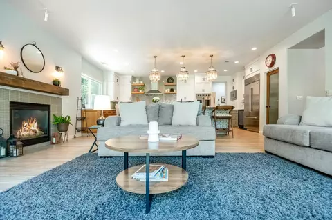 Living - 6138 W Delaware Ct, Visalia, CA 93277 photo 4 of 5
