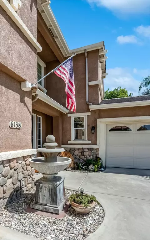 Exterior - 6138 W Delaware Ct, Visalia, CA 93277 photo 4 of 29
