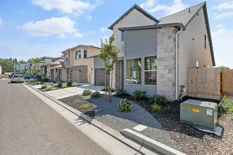 3405 W Good Ave, Visalia, CA 93277