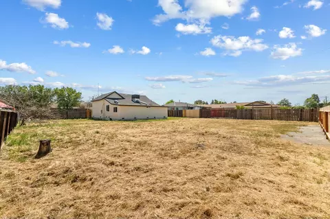 318 E 11th St, Hanford, CA 93230 photo 33
