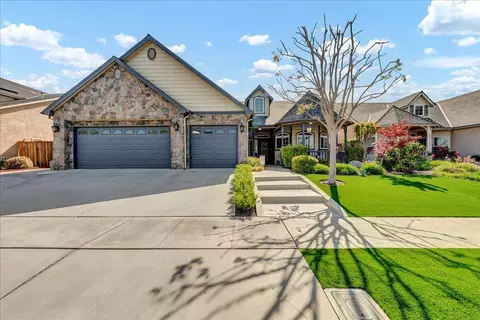 1218 N Leila St, Visalia, CA 93291