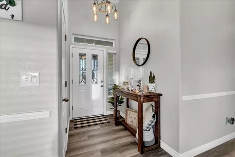 1218 N Leila St, Visalia, CA 93291 photo 5