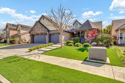 1218 N Leila St, Visalia, CA 93291 photo 4