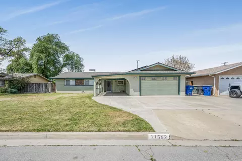 11562 Fern Ln, Hanford, CA 93230
