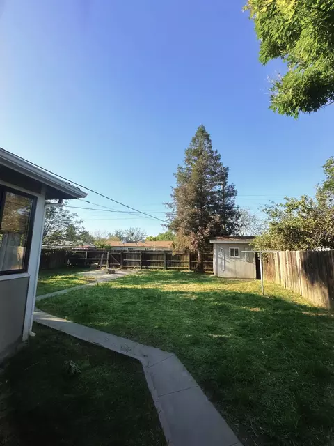 964 E Academy Ave, Tulare, CA 93274 photo 27