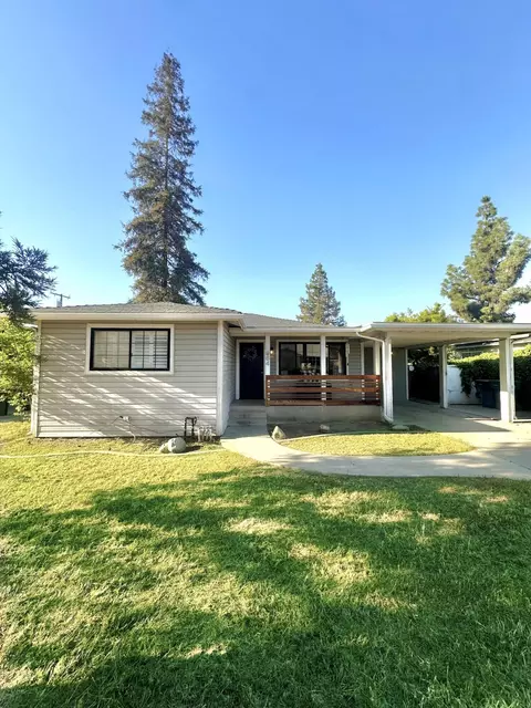 964 E Academy Ave, Tulare, CA 93274