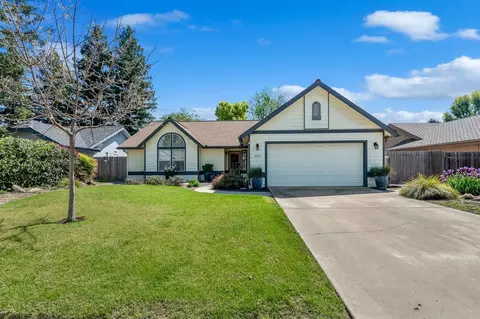 3313 W Orchard Ave, Visalia, CA 93277