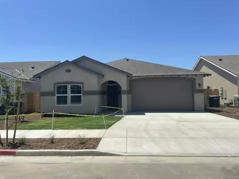 1113 S Mesa Oak St, Porterville, CA 93257