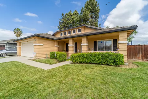 610 Del Monte Dr, Hollister, CA 95023