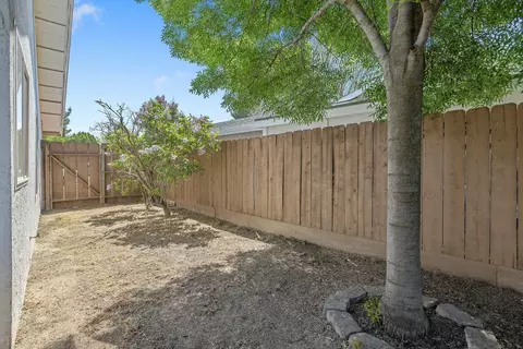 1116 E Paradise Ave, Visalia, CA 93292 photo 28