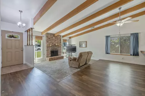 1116 E Paradise Ave, Visalia, CA 93292 photo 6