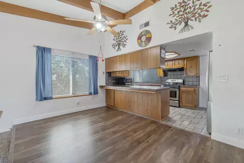 1116 E Paradise Ave, Visalia, CA 93292 photo 11