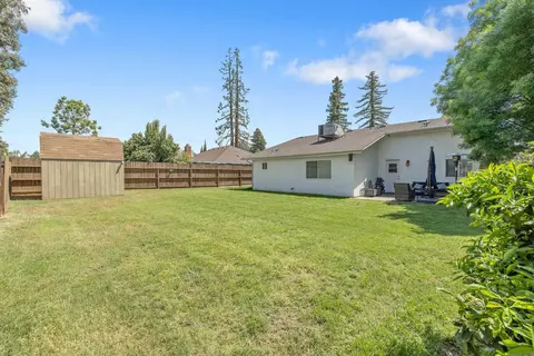 1116 E Paradise Ave, Visalia, CA 93292 photo 31