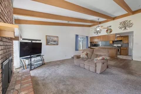 1116 E Paradise Ave, Visalia, CA 93292 photo 9