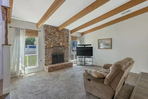 1116 E Paradise Ave, Visalia, CA 93292 photo 7