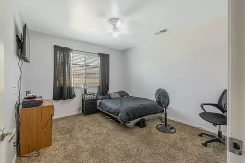 1116 E Paradise Ave, Visalia, CA 93292 photo 20
